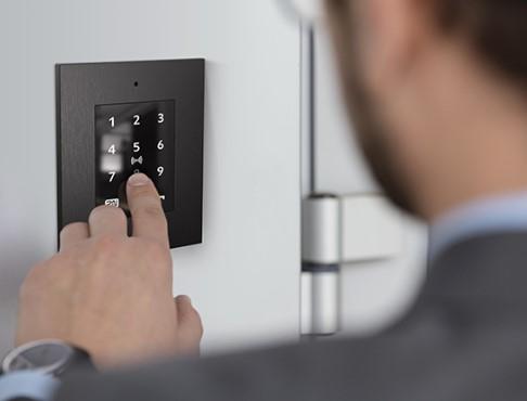 Produktbild 2N RFID Leser & Touch-Tastatur Access Unit 2.0 125kHz, 13.56MHz
