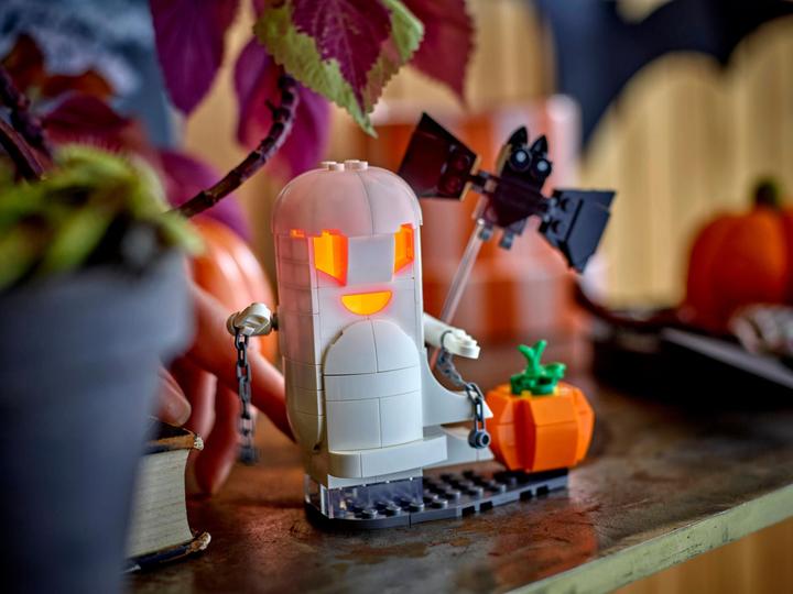 Actual product image LEGO Luminous ghost (40772, LEGO Creator Expert)