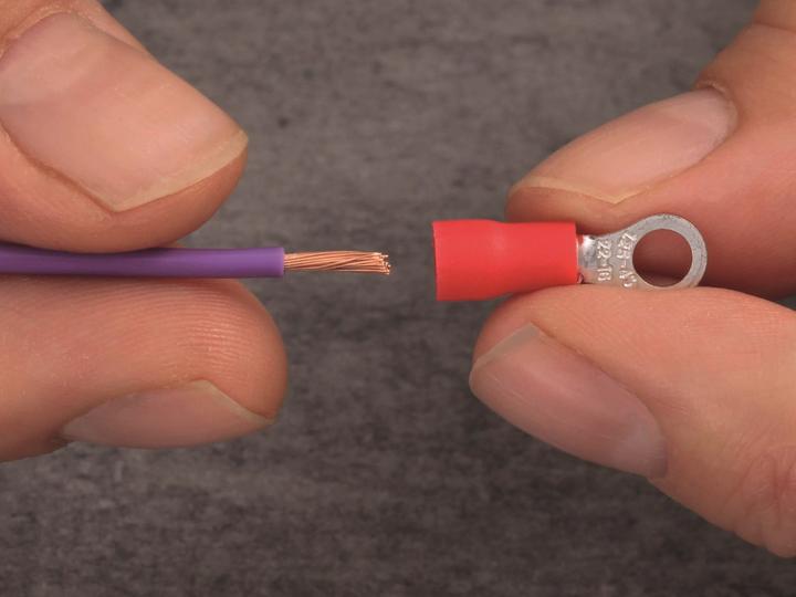 Produktbild Quadrios 22C444 Ringkabelschuh Querschnitt (max.)=1.5 mm² Loch-Ø=8.5 mm Teilisoliert Rot 1 Set