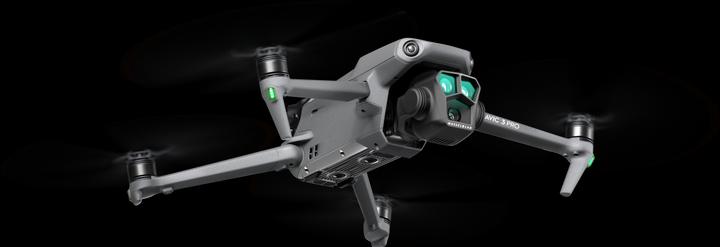 Produktbild DJI Mavic 3 Pro Fly More Combo inkl. RC Pro (43 min, 958 g, 20 Mpx)
