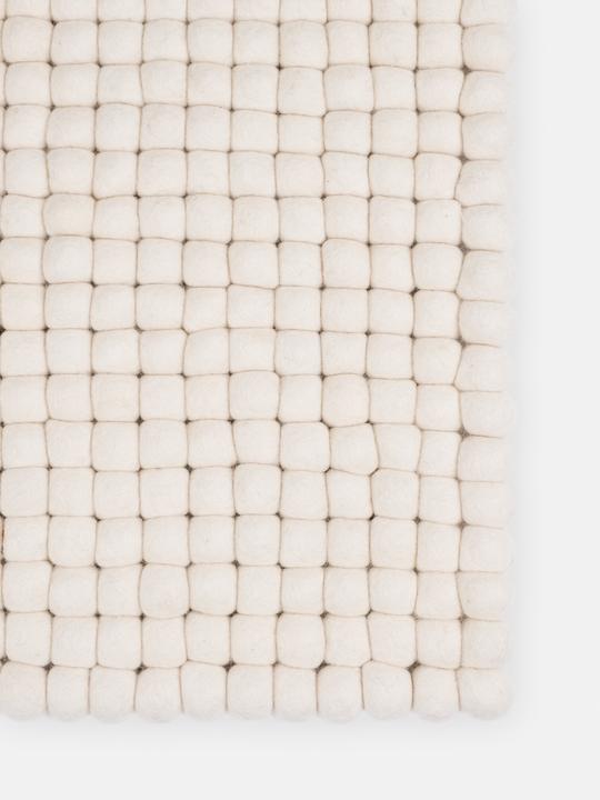 Produktbild Myfelt Linéa Filzkugelteppich (70 x 100 cm)