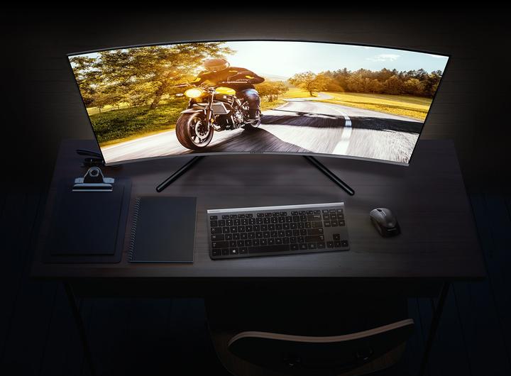 Produktbild Samsung LU32R590CWRXEN (3840 x 2160 Pixel, 32")