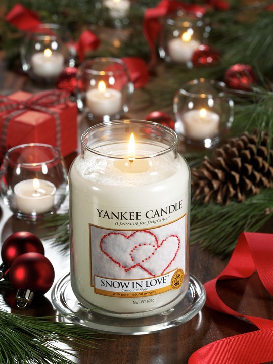 Produktbild Yankee Candle Snow in Love (411 g)
