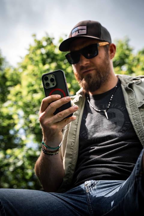 Produktbild Tactical MagForce Hyperstealth 2.0 Cover for iPhone 13 Black/Red (Apple iPhone 13)