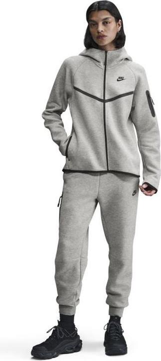 Actual product image Nike Tech Fleece Windrunner (M)