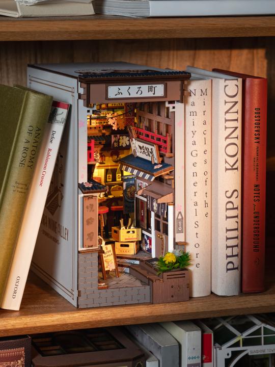 Produktbild Robotime Sakura's Weinstrasse, Modell Art: Book Nook