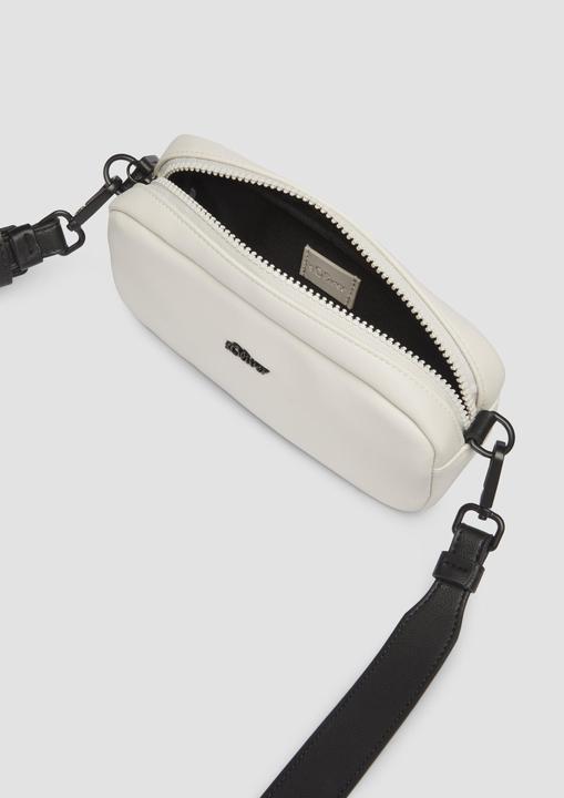 Actual product image S.Oliver Tasche Lässige Camera-Bag mit Logo-Detail und abnehmbarem Schulterriemen