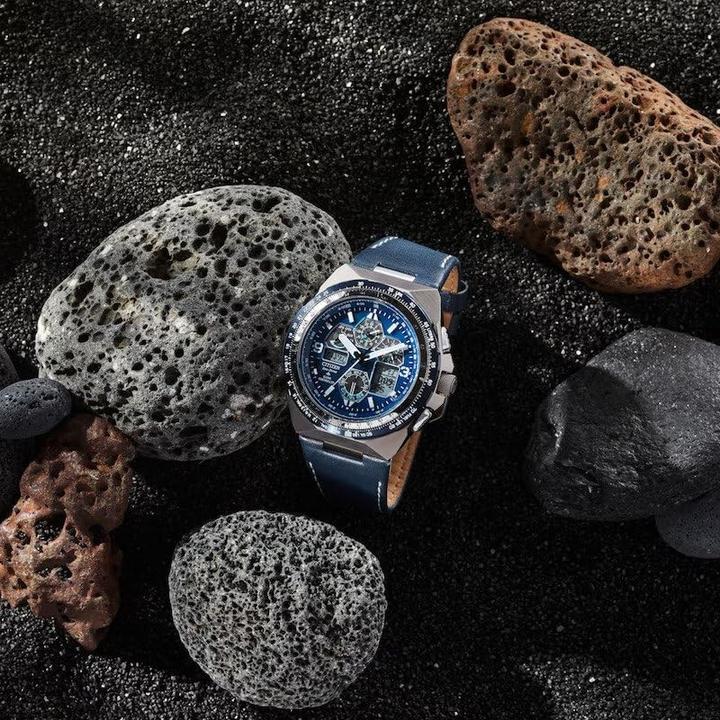 Actual product image Citizen JY8148-08L Promaster Skyhawk (Analogue wristwatch, Radio-controlled clock, 46 mm)