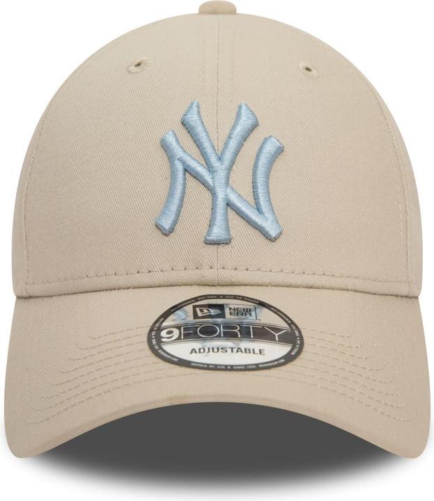 Actual product image New Era 9Forty Strapback Cap - New York Yankees stone / sky