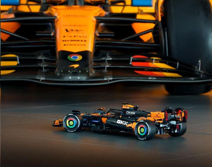 Actual product image LEGO McLaren MCL39 F1 racing car (LEGO Technic)