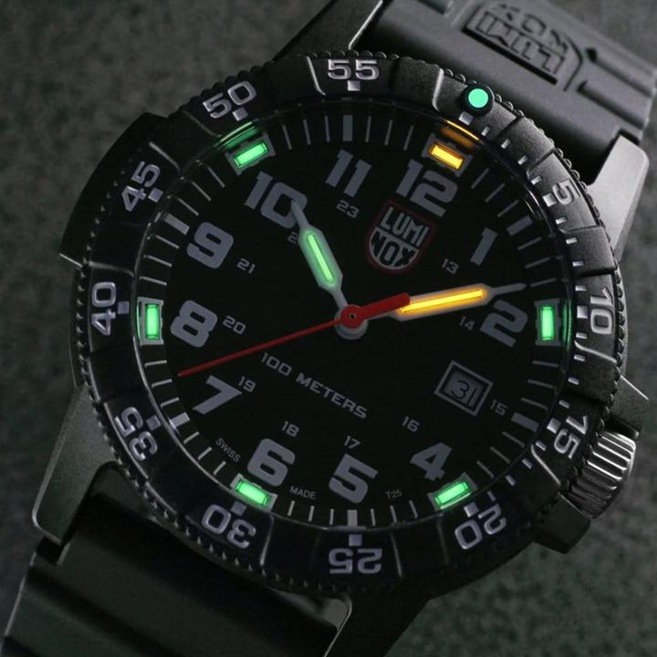 Actual product image Luminox Leatherback Sea Turtle Giant 0320 Series (Analogue wristwatch, Swiss made, 44 mm)