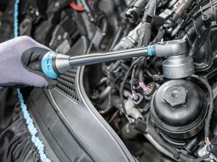 Actual product image HAZET Oil filter wrench 2169-32 ∙ Square, hollow 10 mm (3/8 inch) ∙ Outside hexagon profile ∙ 43 mm…