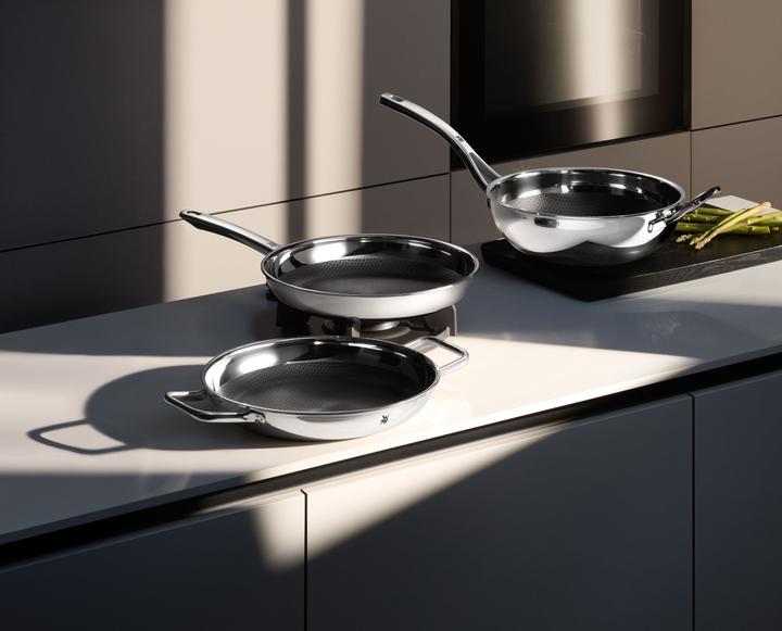 Actual product image WMF Profi Resist handle pan 28cm (1756286411), stainless steel, non-stick coating - PTFE (28 cm, Frying pan, Stainless steel)