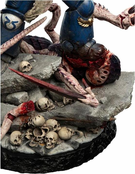 Actual product image Weta Workshop Warhammer 40,000: Space Marine 2 Statue 1/6 Lieutenant Titus Battleline Edition