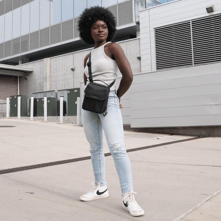 Actual product image Wandrd X1 Cross Body Bag Large Zwart (Camera shoulder bag, 1.60 l)