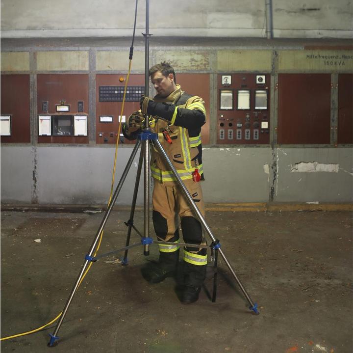 Actual product image Dönges Telescopic tripod stainless steel with air damping DIN 14682 (Metal)