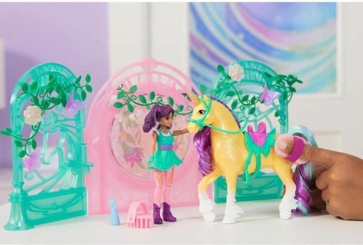 Actual product image Unicorn Academy - Small Doll Ava & Leaf Stable Playset