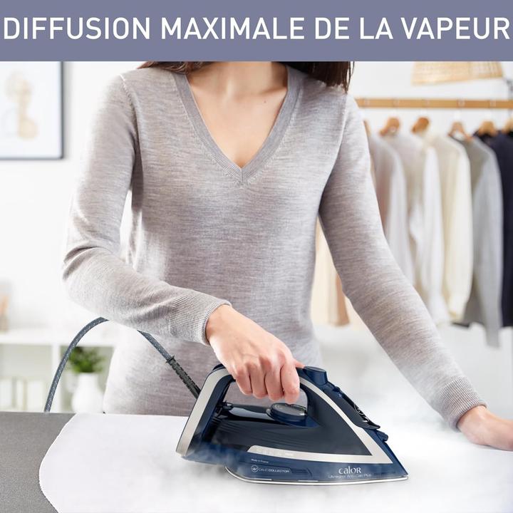 Actual product image Calor FV6830C0 Strijkijzer ULTRAGLISS Anti Calc 2800 W Blauw / zilver (2800 W, 250 g/min)