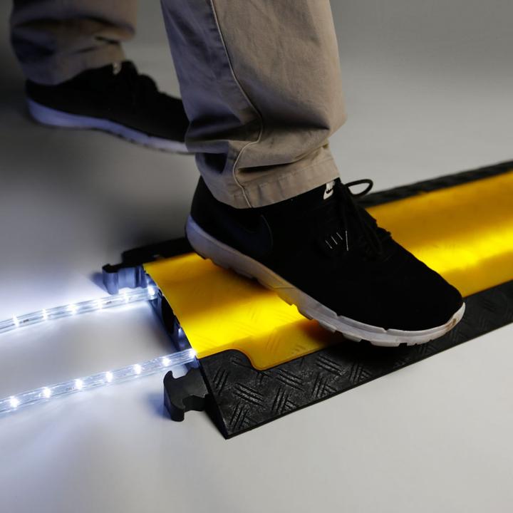 Produktbild Defender 3 LUX Kabelbrücke (Kabelbrücke, 100 cm)