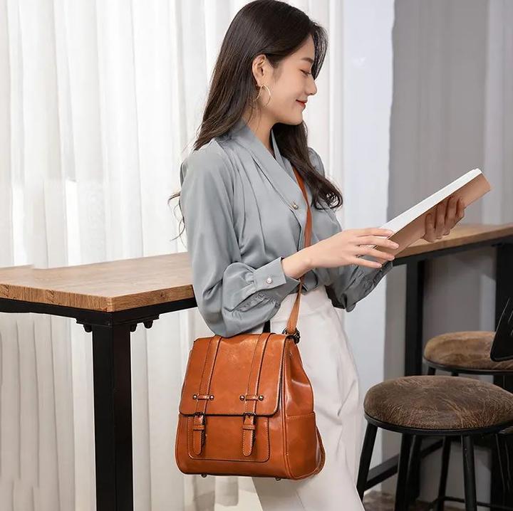 Produktbild PhoneLook Handtasche / Fashion-Rucksack Retrolook Leder für Tablet, Bücher und Kamera Schwarz (Fotorucksack)