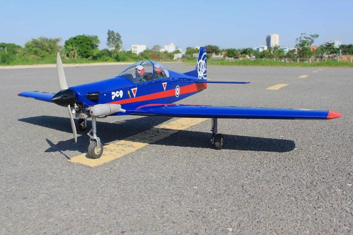 Produktbild Seagull Models ( SG-Models ) Pilatus PC-9 "UK-Airforce" 10cc blau/rot