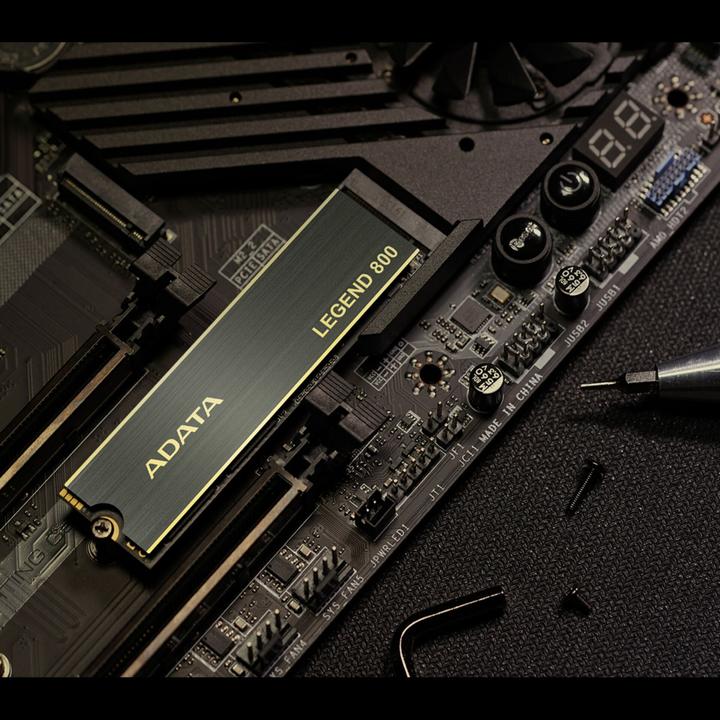 Actual product image Adata Legend 800 (2000 GB, M.2 2280)