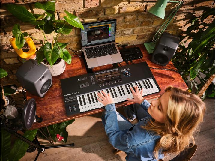 Actual product image Native Kontrol S49 MK3 (Keyboards)