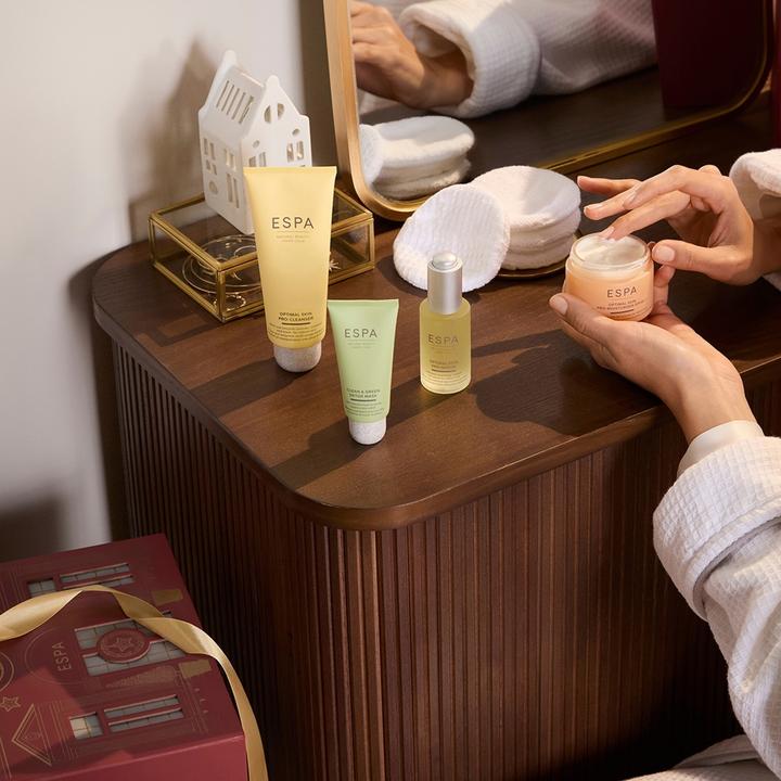 Actual product image Espa Glow Giving Collection for Luminous Radiance (Facial care set)