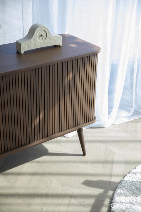 Actual product image Zuiver Sideboard Barbier 180 Walnut (180 x 40 x 74.60 cm)
