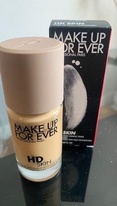 Actual product image Make Up For Ever HD Skin Undetectable Stay-True Foundation