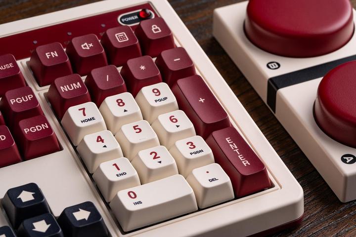 Produktbild 8bitdo 108 Mechanical Keyboard Fami Ed. (US, Kabelgebunden, Kabellos)