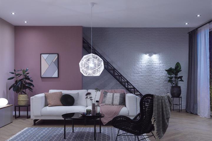 Produktbild Philips Hue White Ambiance (E27, 6 W, 570 lm, 4 x, F)
