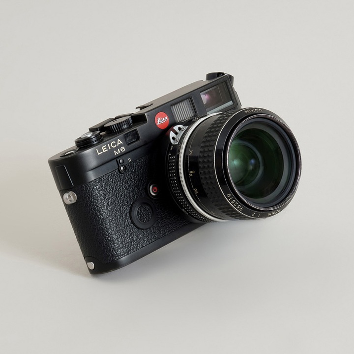 Actual product image Urth Lens Mount Adapter: Compatible with Nikon F Lens to Leica M Camera Body
