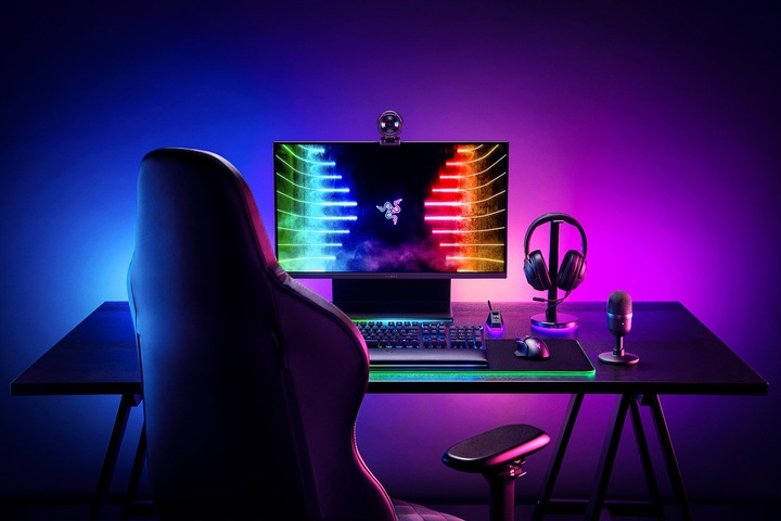 Actual product image Razer Chroma (RGB, 200 cm, Indoor)