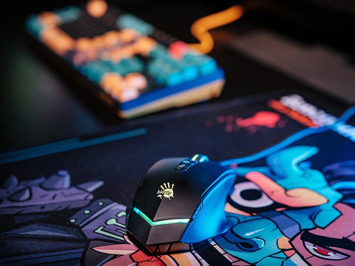 Actual product image A4Tech BLOODY V8M Max black / Gaming mouse / 12000DPI / RGB / USB-A / 8 buttons / 1.8m cable (Cable)