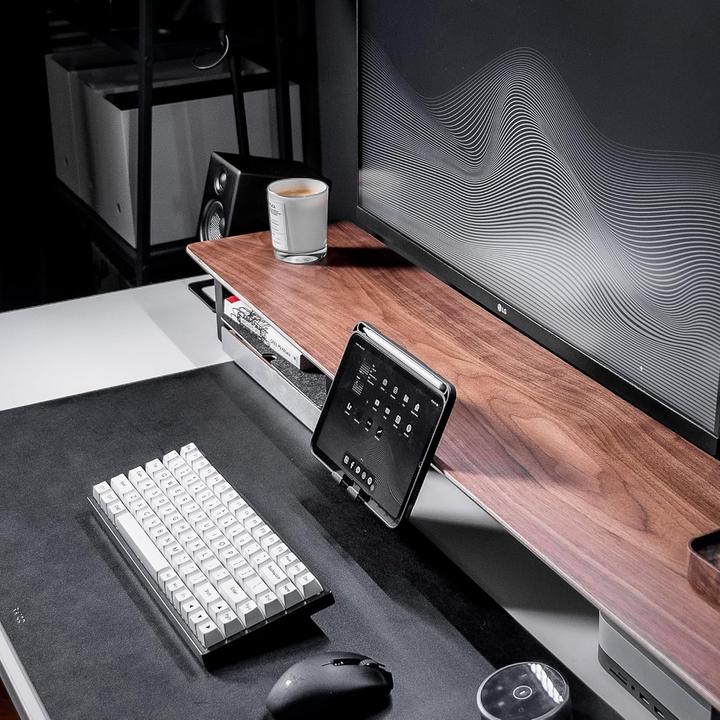 Produktbild Raico Monitorständer aus Walnussholz