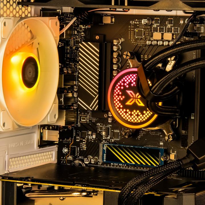 Produktbild Captiva Advanced Gaming R88-567 Ryzen 5 RTX 4060 (1000 GB, 32 GB, AMD Ryzen 5 7500F, GeForce RTX 4060)