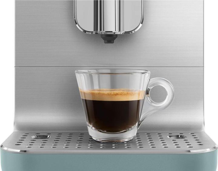 Image du produit Smeg BCC13EGMEU Machine à café espresso avec fonction lait Vert émeraude