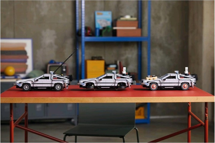 Image du produit LEGO La machine à remonter le temps de Retour vers le futur (10300, LEGO Icons, LEGO difficiles à trouver)