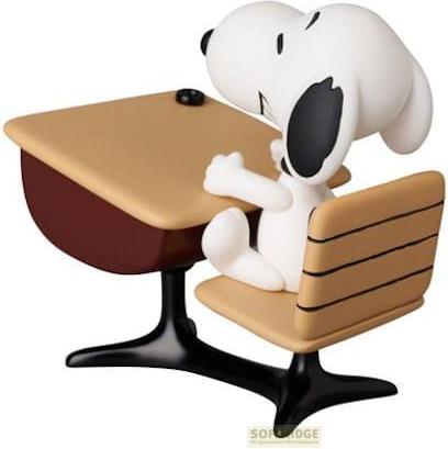 Image du produit Medicom Peanuts UDF Serie 18 Minifgur Snoopy with desk 9 cm