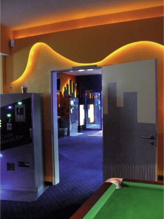 Produktbild Eurolite RUBBERLIGHT LED RL1-230V gelb 44m (Gelb, 4400 cm, Outdoor, Indoor)