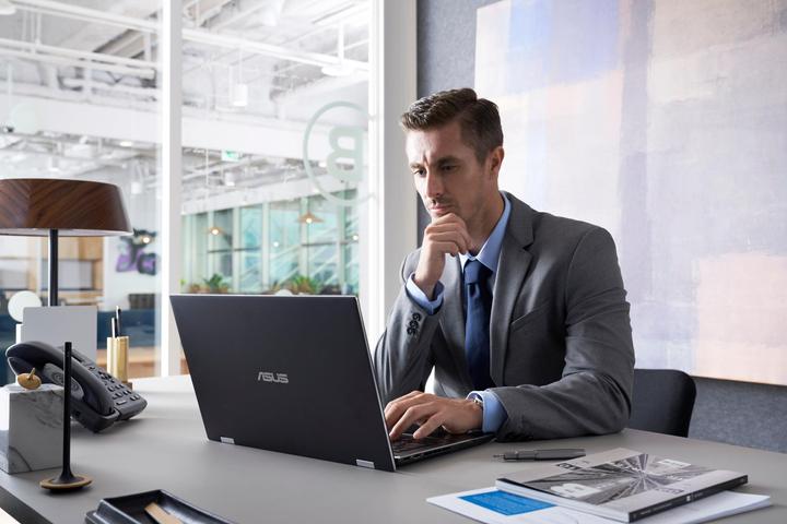 Produktbild ASUS ZenBook Flip 15 (15.60", Intel Core i7-1165G7, 16 GB, 1032 GB, CH)
