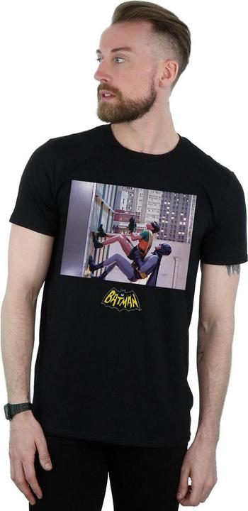 Produktbild Batman TV Serie Wolkenkratzer Klettern TShirt (XXL)