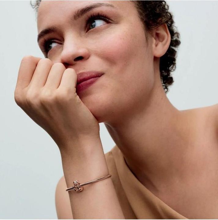 Produktbild Pandora Disney Der König der Löwen Nala Charm (Emaille)