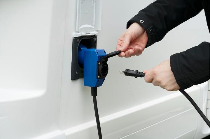 Produktbild Max Hauri maxCAMP CEE-Verlängerung H07RN-F3G1.5 IP44 3 polig (15 m, Typ 23)