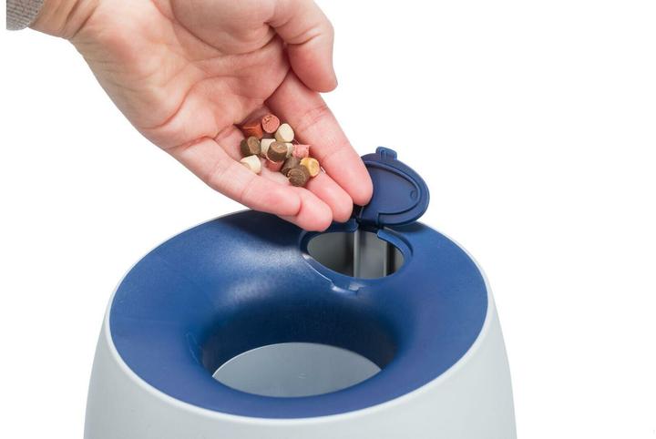 Actual product image Trixie Ball & Treat (Intelligence toy dog)