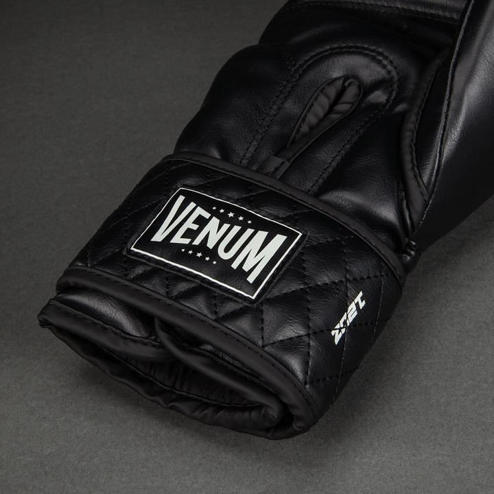 Produktbild Venum Impact Classic Boxhandschuhe 16oz (16 OZ, One Size)