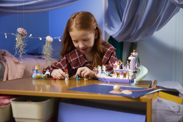 Produktbild LEGO Arielles Königliches Hochzeitsboot (43299, LEGO Disney)