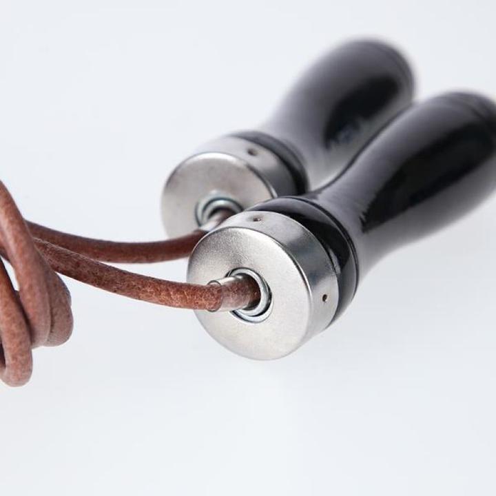 Actual product image HMS Leather jump rope SK43 (270 cm)