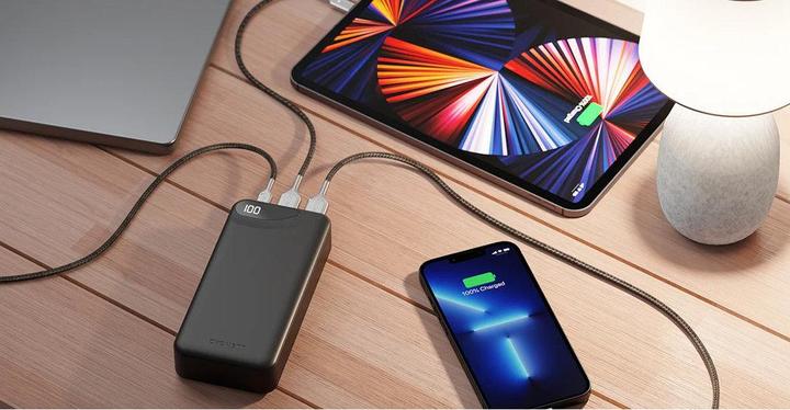 Productafbeelding Cygnett POWERBANK 20000MAH ZWART 3 APPARATEN 1 USB-C 2 USB-A DISPLAY (20000 mAh, 15 W, 74000 Wh)